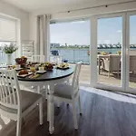 Σπίτι διακοπών In With 1 Bedroom *