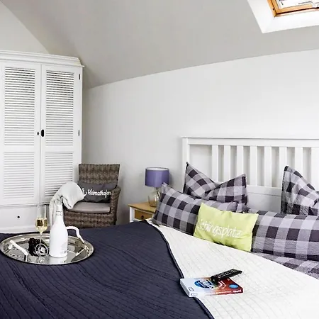 Dom wakacyjny In With 1 Bedroom Olpenitz